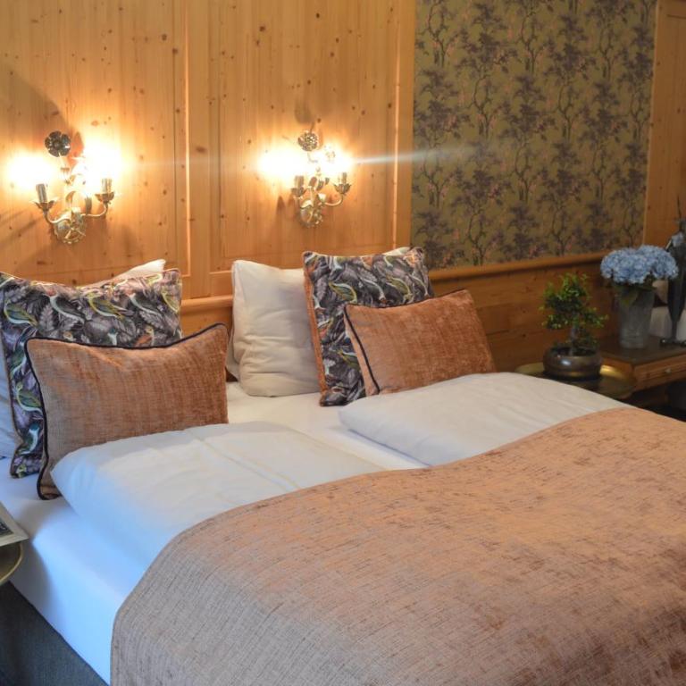 Hotel Jägerhof Mayrhofen - Dreibettzimmer mit Gartenblick - 2