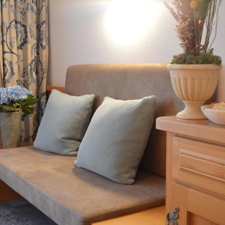 Hotel Jägerhof Mayrhofen - Dreibettzimmer mit Balkon - 4
