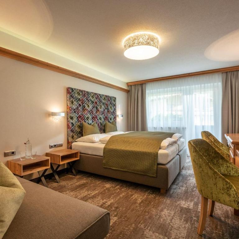 Hotel Jägerhof Mayrhofen - Deluxe Doppelzimmer - 4