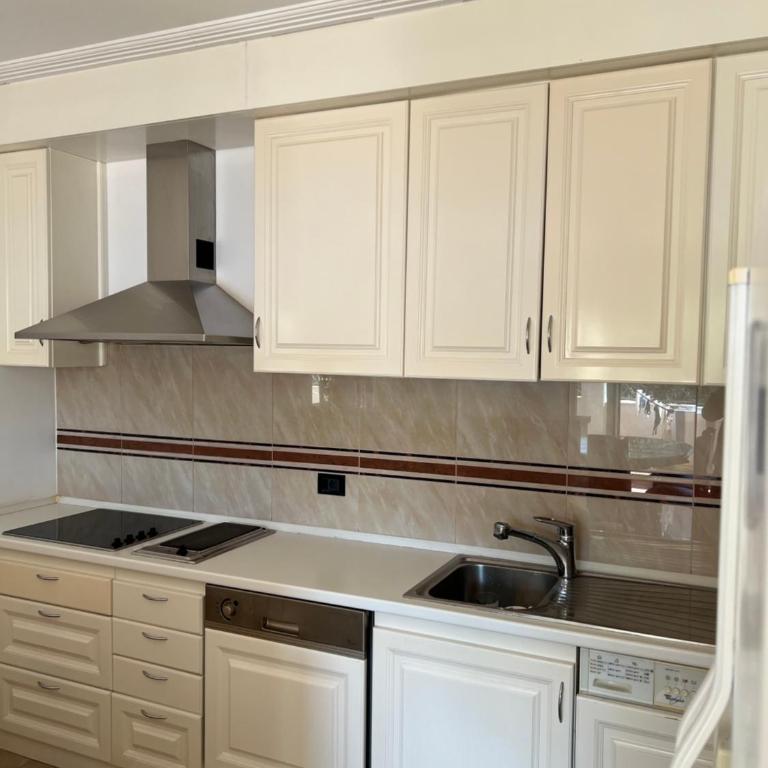 Montenegro Seaside Lux Apartment - Three-Bedroom Apartment - 13