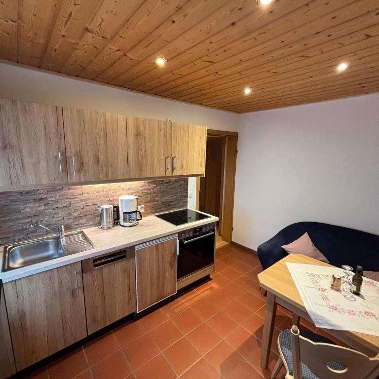 Café Chiemgau und Gästehaus - Apartment mit Terrasse - 4