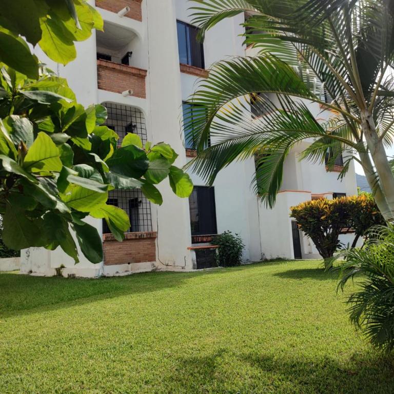 Departamentos en barrio tradicional cercanos a la playa - Two-Room Apartment - 14