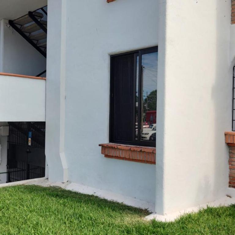 Departamentos en barrio tradicional cercanos a la playa - Two-Room Apartment - 19