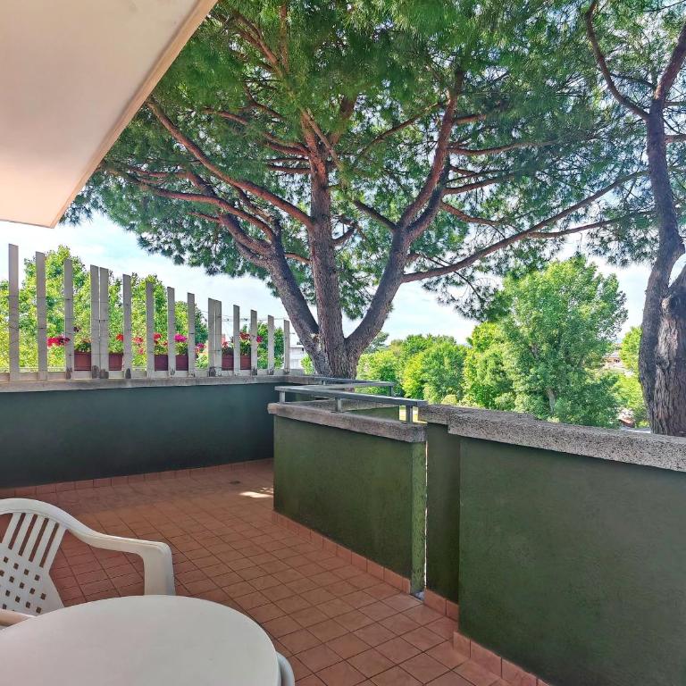 Hotel Etna - Hotel per Coppie e Famiglie con Parcheggio e Spiaggia - Camera Quadrupla con Balcone - 2