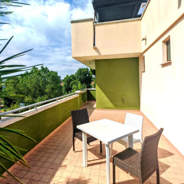 Hotel Etna - Hotel per Coppie e Famiglie con Parcheggio e Spiaggia - Camera Quadrupla con Balcone - 1