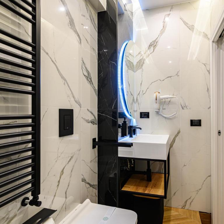 Rome Elegant Suite - Camera King Superior - 10