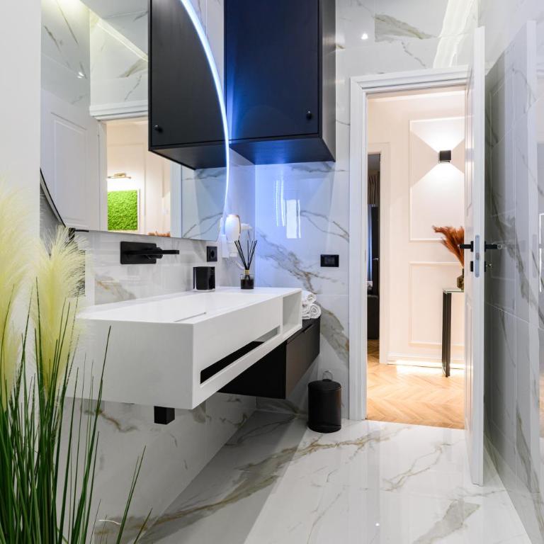Rome Elegant Suite - Camera Matrimoniale con Bagno Privato Esterno - 3