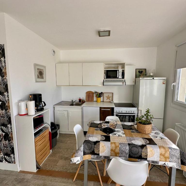 Charmant 2 pièces, balcon, proche centre-ville Cabourg, 4 pers, parking sécurisé - FR-1-487-360 - Apartment - 5