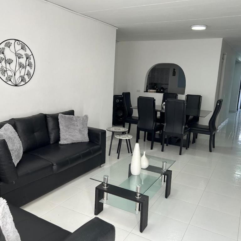 Linda Casa, excelente ubicación - Casa de 3 dormitorios - 7