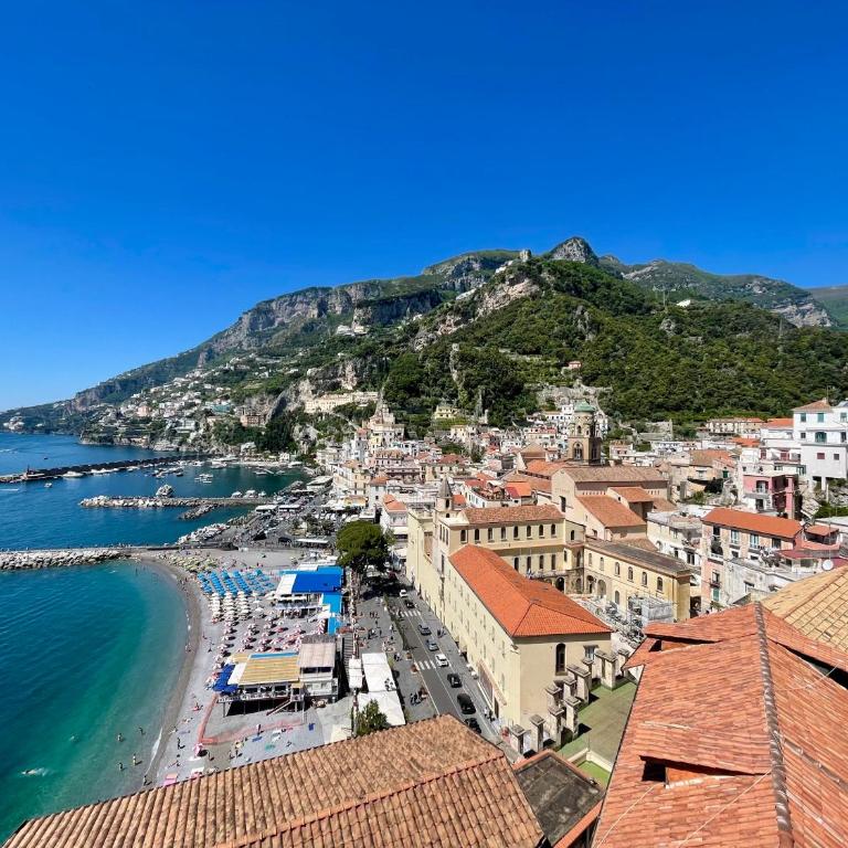 Rooftop flat in Amalfi Central "Panoramic view, Near the beach,Terrace " - Appartamento con Vista Mare - 4
