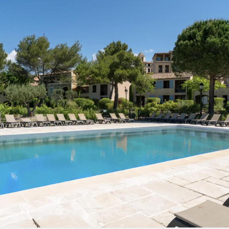 Golf de Pont Royal - appartement paisible rez de jardin - terrasse & piscine - Appartement 1 Chambre - 17