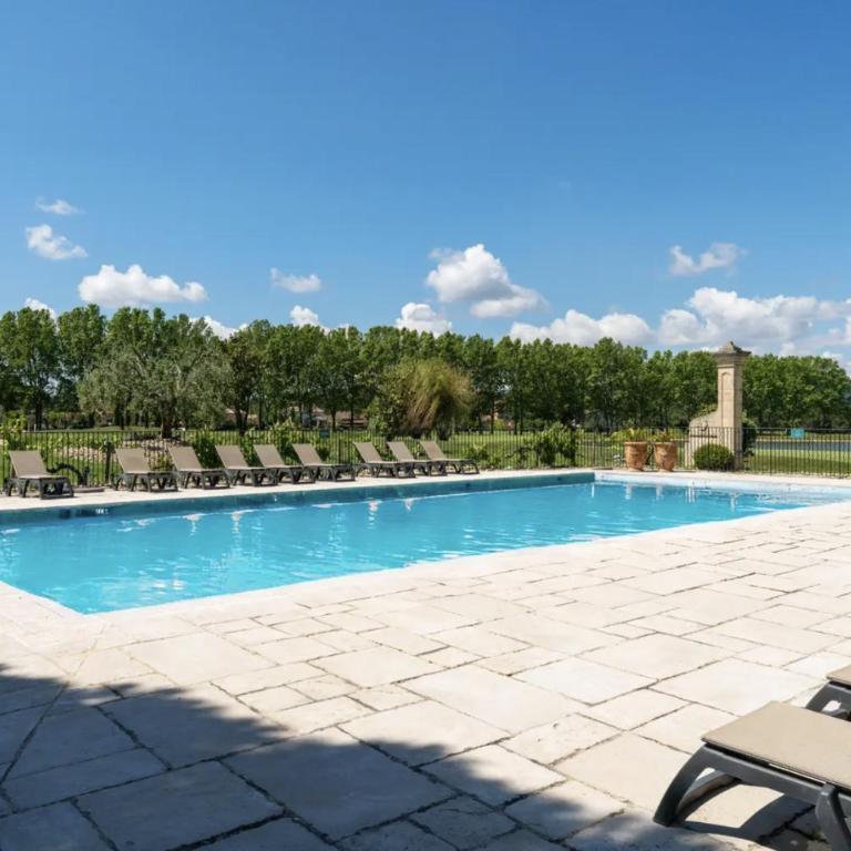 Golf de Pont Royal - appartement paisible rez de jardin - terrasse & piscine - Appartement 1 Chambre - 16