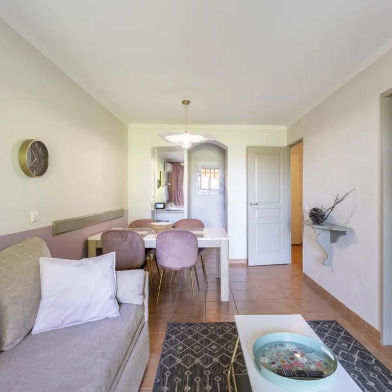 Golf de Pont Royal - appartement paisible rez de jardin - terrasse & piscine - Appartement 1 Chambre - 7