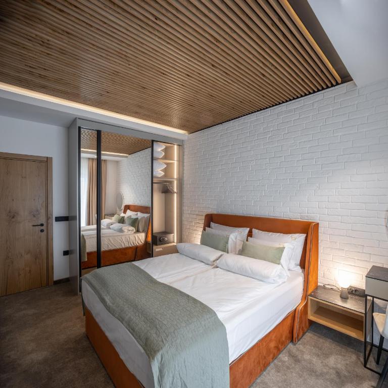 Maison Royale Premium Apartment - One-Bedroom Apartment - 1