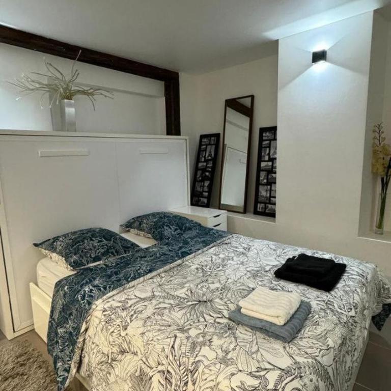 paris 75010 - Appartamento con 2 Camere da Letto - 1
