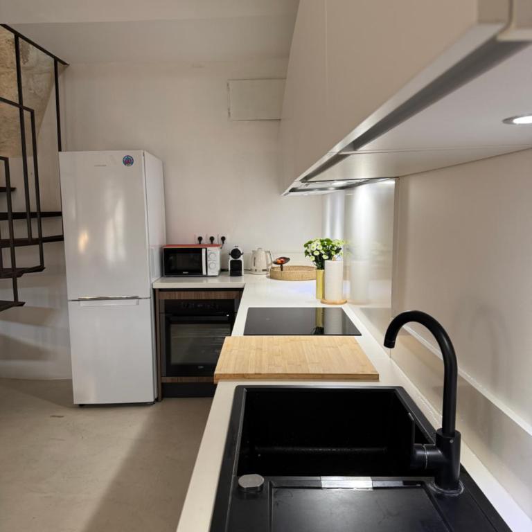 Maison Cosy avec rooftop et BBQ - Roquette - Maison 1 Chambre - 8