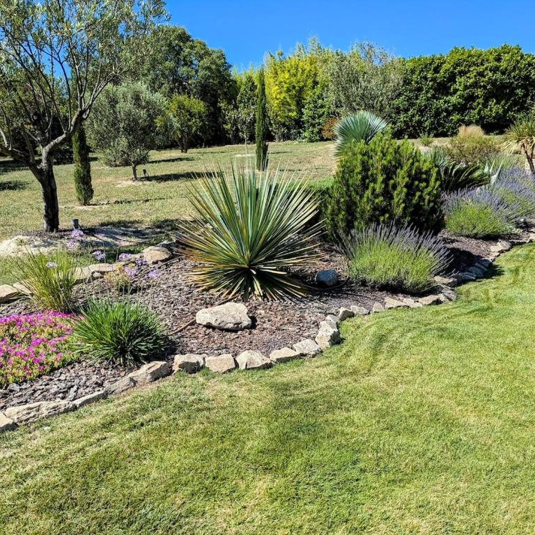 Villa haut de gamme avec piscine et grand jardin - Villa avec Piscine Privée - 21
