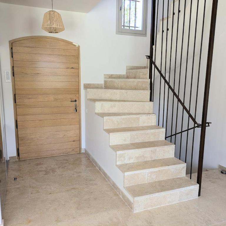 Villa haut de gamme avec piscine et grand jardin - Villa avec Piscine Privée - 63