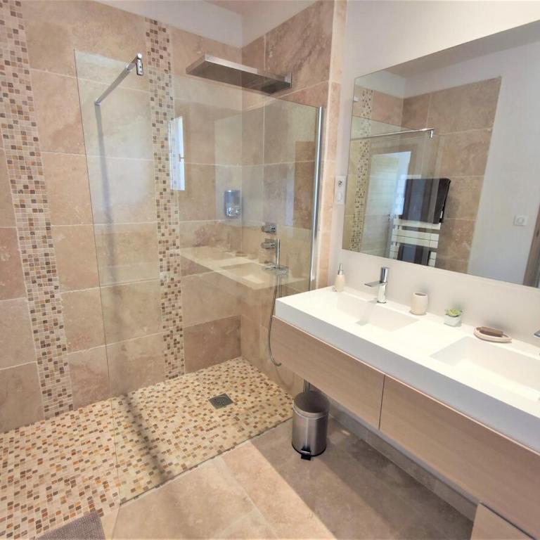 Villa haut de gamme avec piscine et grand jardin - Villa avec Piscine Privée - 67