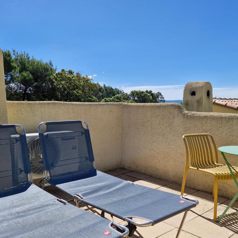 Maisonnette de charme dans domaine naturiste au pied du Mont Ventoux ! - Maison 2 Chambres - 6
