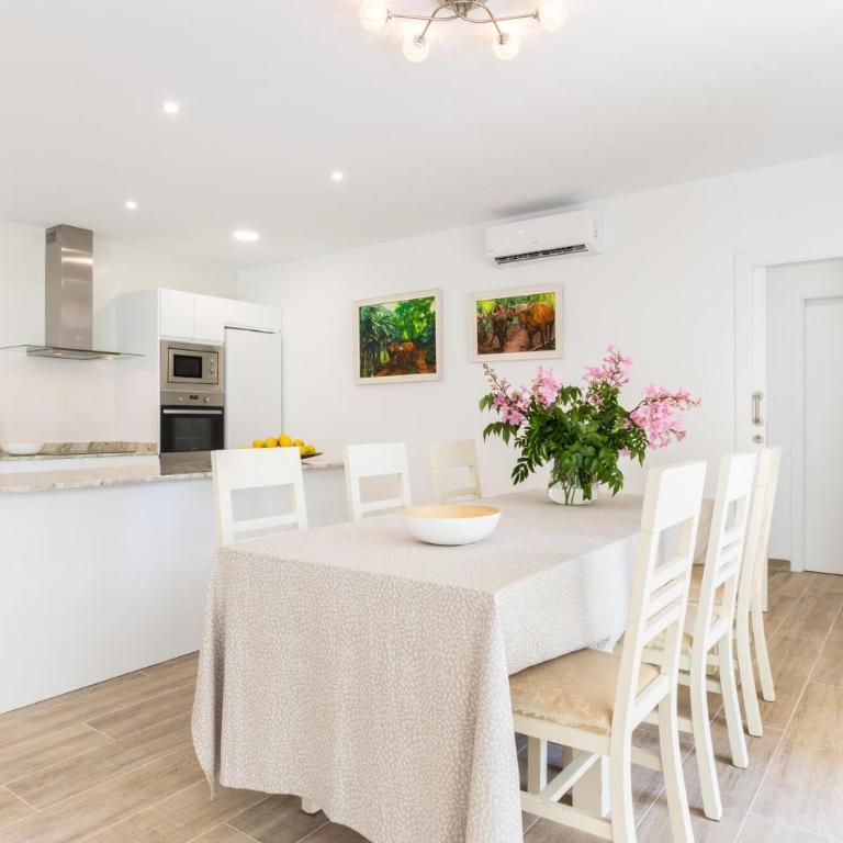Oasis Can Picafort - Four-Bedroom Vacation Home - 9