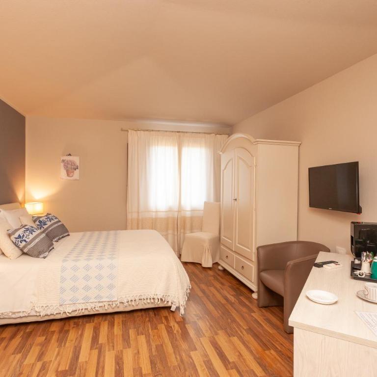 Domus Francy - Deluxe Triple Room with Sea View - 1