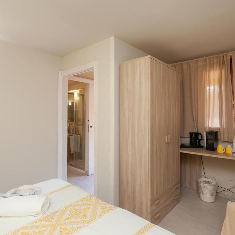 Domus Francy - Double Room with Patio - 3