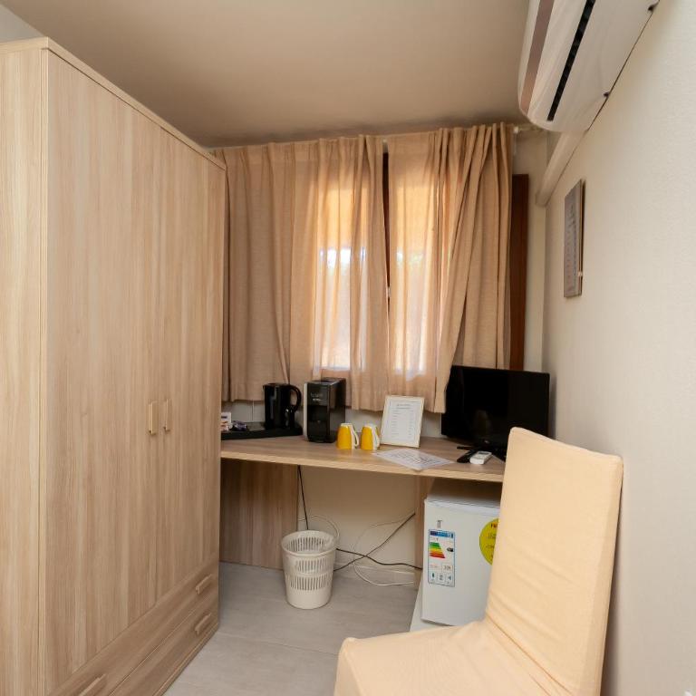 Domus Francy - Double Room with Patio - 2