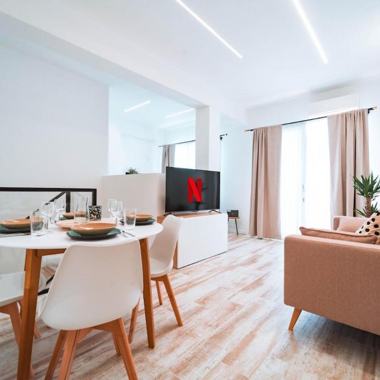 LuxuryResidence Portofino Vistamare&Piscina - Two-Bedroom Apartment - 1