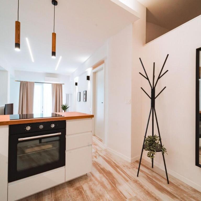 LuxuryResidence Portofino Vistamare&Piscina - Two-Bedroom Apartment - 15