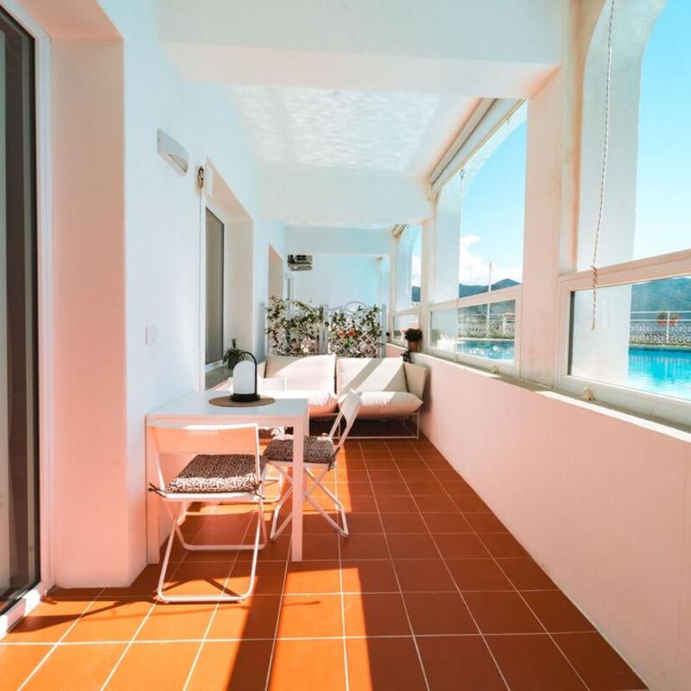 LuxuryResidence Portofino Vistamare&Piscina - Two-Bedroom Apartment - 48