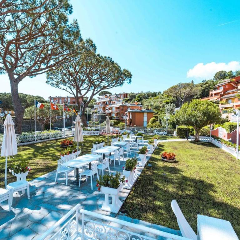 LuxuryResidence Portofino Vistamare&Piscina - Two-Bedroom Apartment - 64
