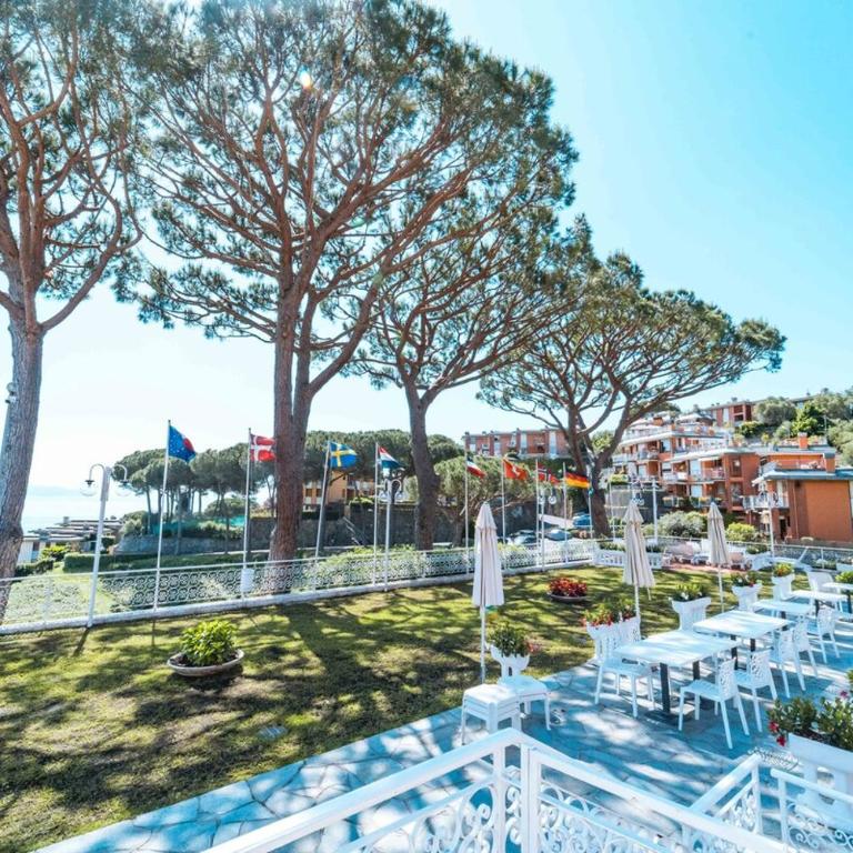 LuxuryResidence Portofino Vistamare&Piscina - Two-Bedroom Apartment - 68