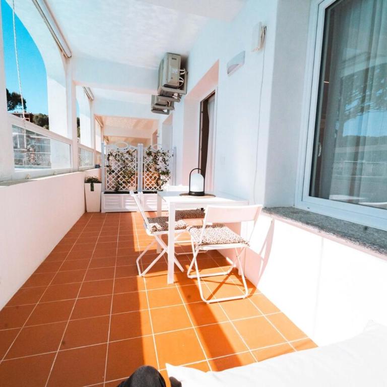 LuxuryResidence Portofino Vistamare&Piscina - Two-Bedroom Apartment - 50