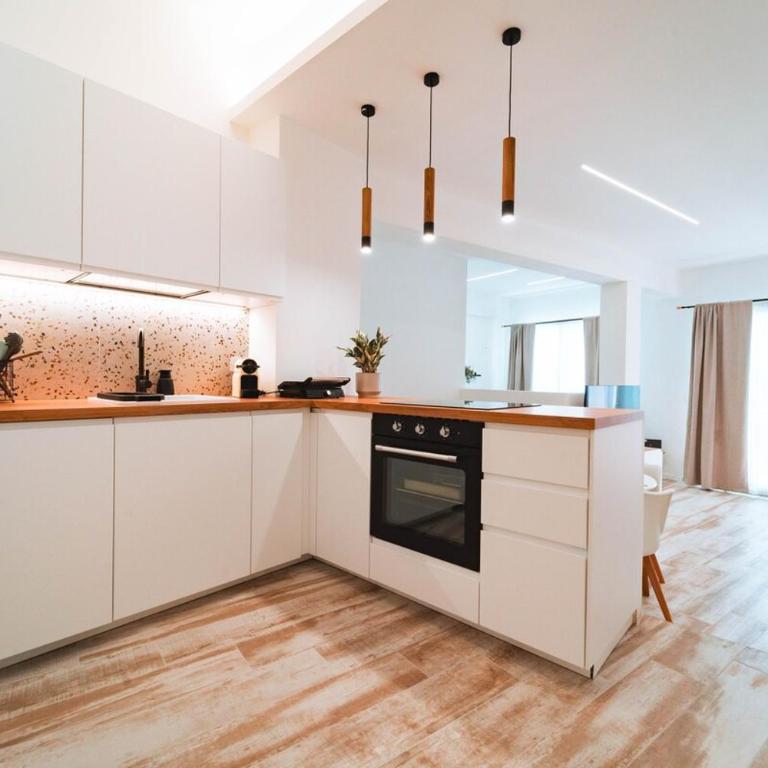 LuxuryResidence Portofino Vistamare&Piscina - Two-Bedroom Apartment - 9