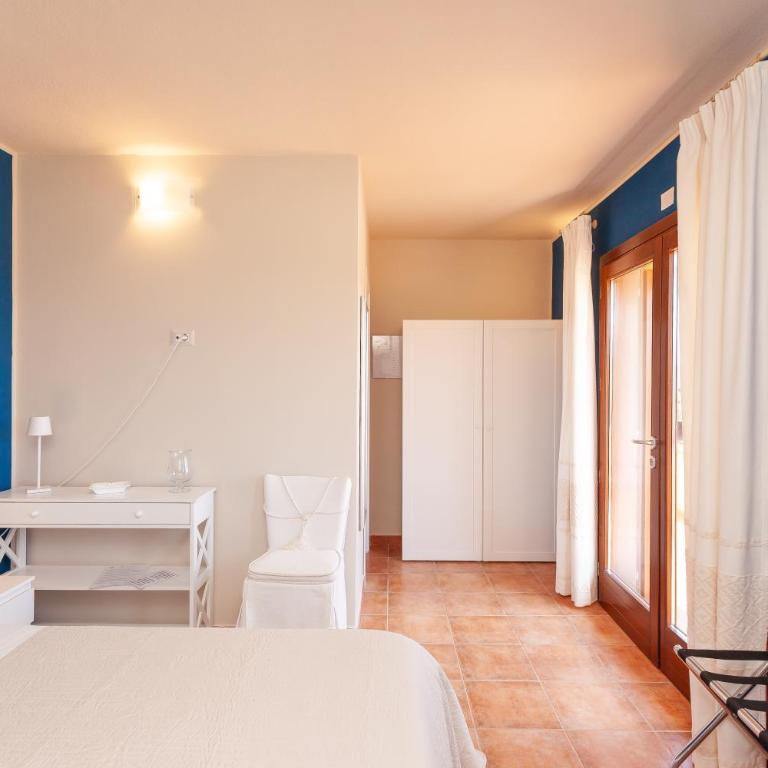 Domus Francy - Deluxe Double Room with Sea View - 5