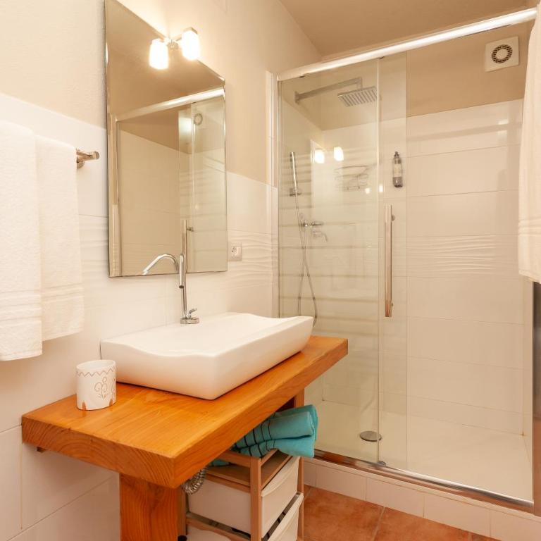 Domus Francy - Deluxe Double Room with Balcony and Sea View - 5