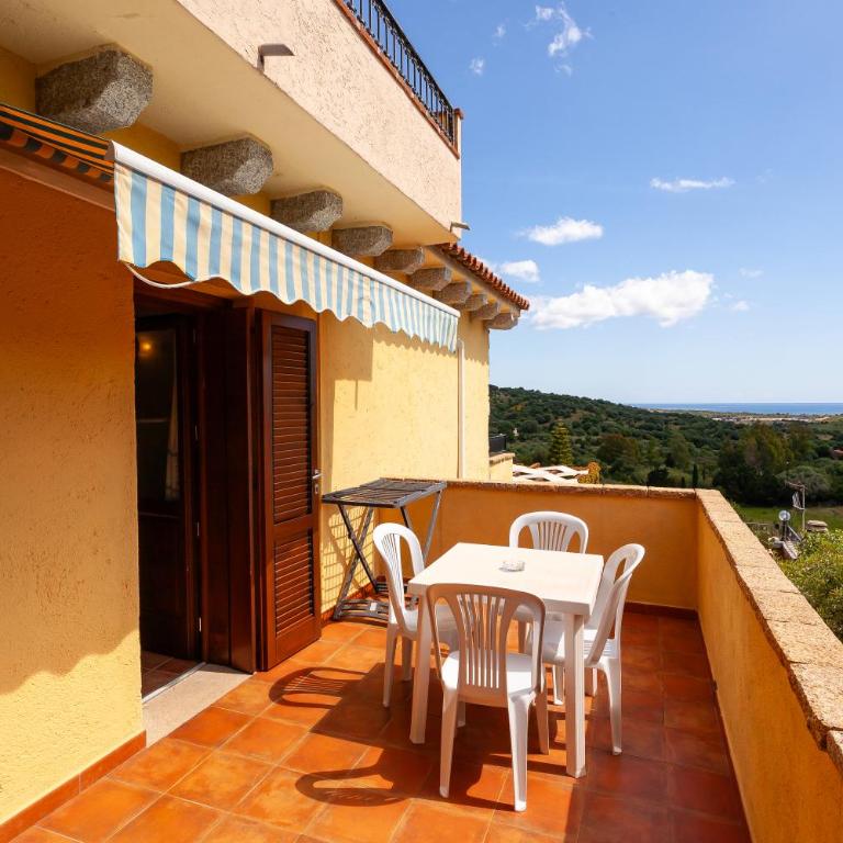 Domus Francy - Deluxe Double Room with Balcony and Sea View - 9