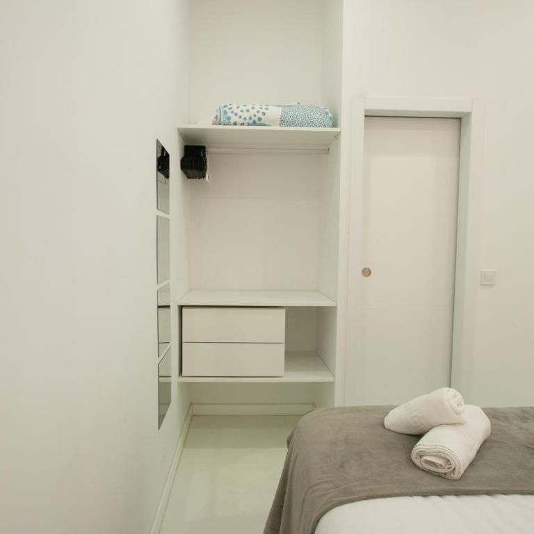 Apartment 1 City of Arts and science Fast Wifi 1 - One-Bedroom Apartment - 22