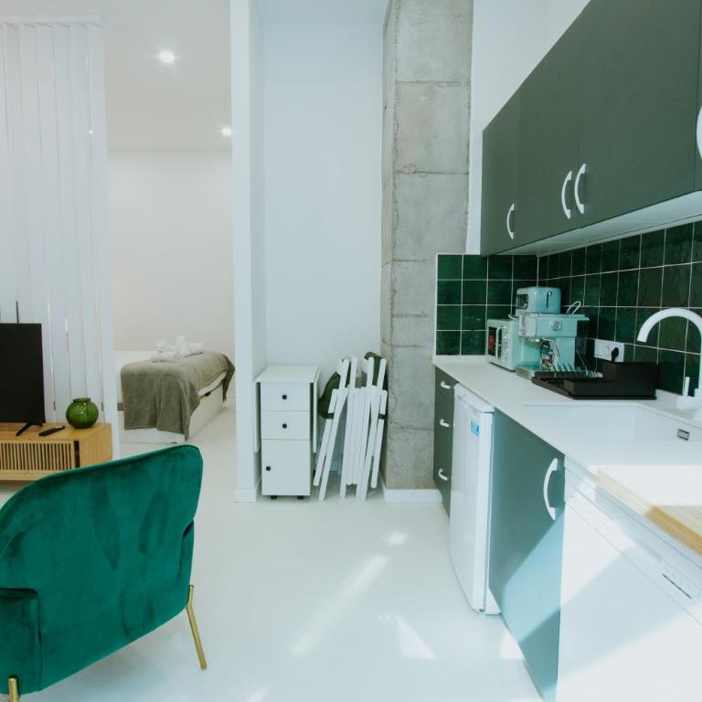 Apartment 1 City of Arts and science Fast Wifi 1 - One-Bedroom Apartment - 8