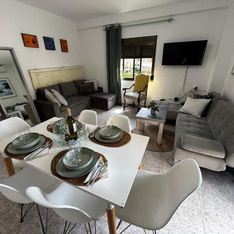 Menorca 100 m de Playa de Gandia 3 personas parking ascensor - Apartamento de 1 dormitorio - 51