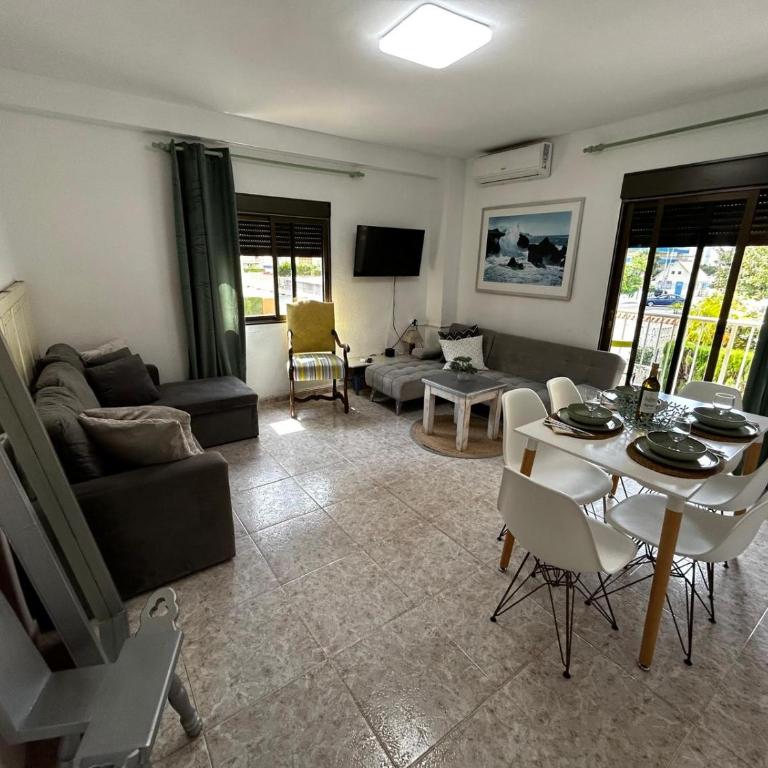 Menorca 100 m de Playa de Gandia 3 personas parking ascensor - Apartamento de 1 dormitorio - 52