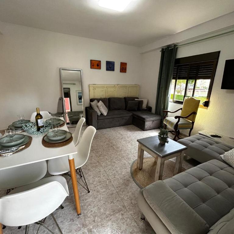 Menorca 100 m de Playa de Gandia 3 personas parking ascensor - Apartamento de 1 dormitorio - 59