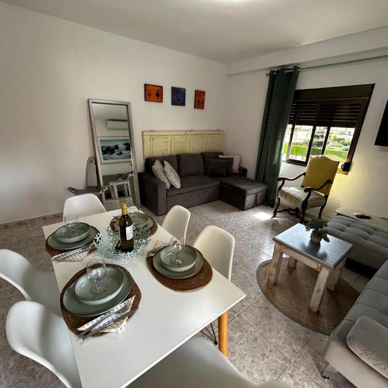 Menorca 100 m de Playa de Gandia 3 personas parking ascensor - Apartamento de 1 dormitorio - 61