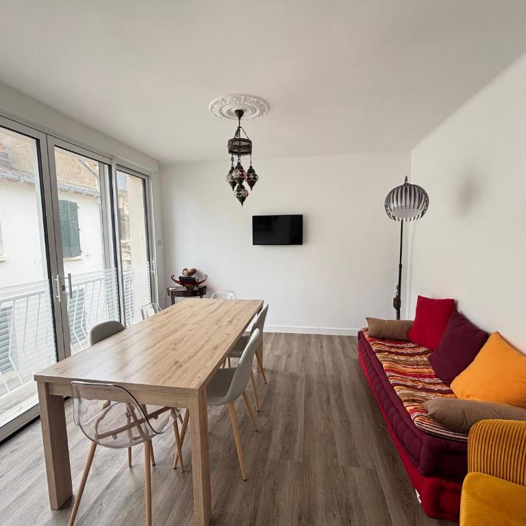 Maison 3 étoiles au centre des Sables d'Olonne avec accès plage, Wifi et garage - FR-1-197-519 - Holiday Home (8 Adults) - 1