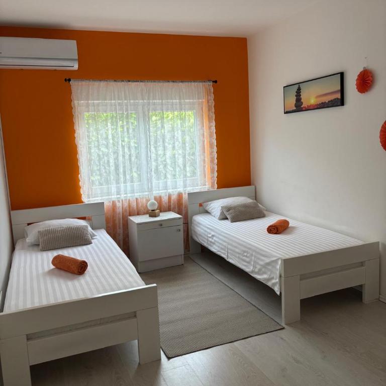 Villa Vita - Three-Bedroom Villa - 8