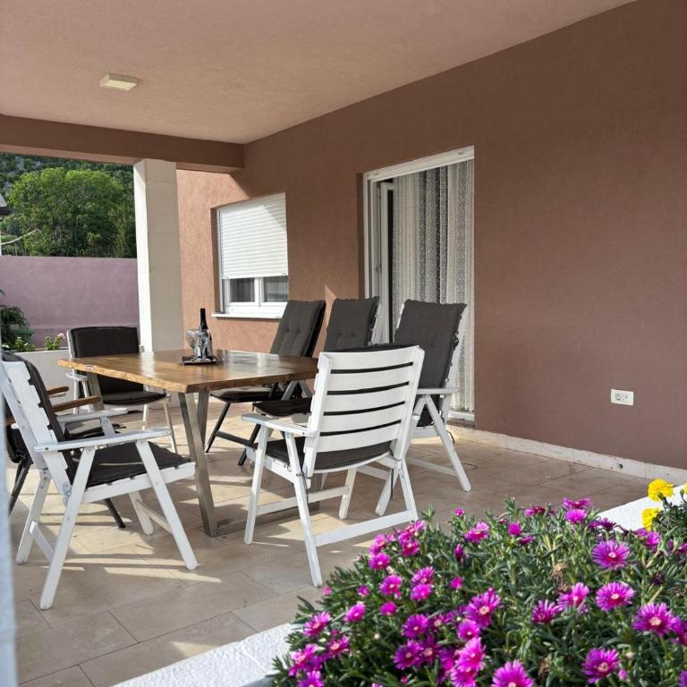 Villa Vita - Three-Bedroom Villa - 5