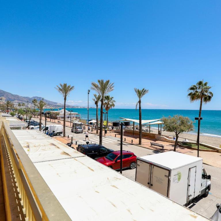 Prime location frontline beach Dona Sofia - Apartamento de 3 dormitorios con vistas al mar - 13