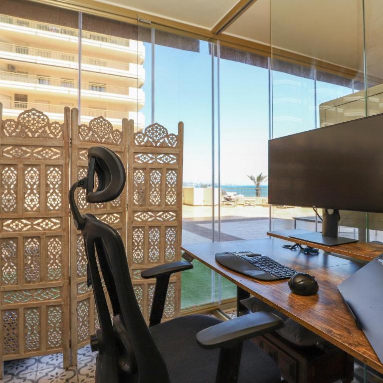 Prime location frontline beach Dona Sofia - Apartamento de 3 dormitorios con vistas al mar - 25