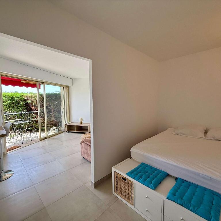 B084-Confort et serenite piscine et stationnement - Apartment - 11